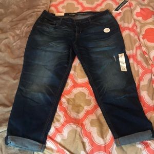 Old navy boyfriend/skinny cropped jeans